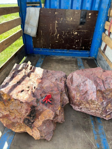 Ландшафтные глыбы красно-фиолетовые 200-1000 килограмм купить в Долгопрудном