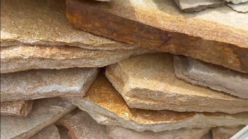 Плитняк златолит жёлтый золотистый для отмостки купить в Долгопрудном