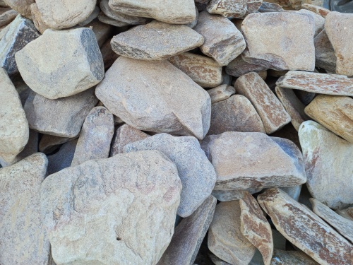 Златолит жёлтый, жёлто-зелёный глыбки и валуны для ланшафтного дизайна купить в Долгопрудном