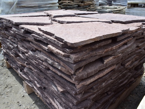 Плитняк лемезит бордовый для облицовки цоколя 20-25 мм  купить в Долгопрудном