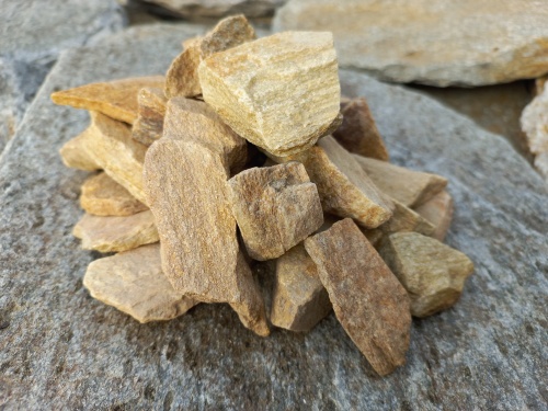 Златолит жёлтый декоративная каменная крошка купить в Долгопрудном