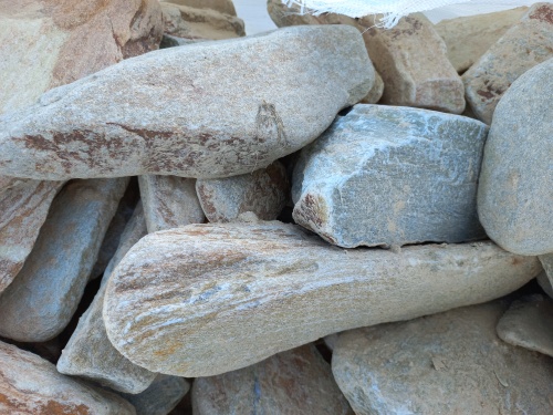 Златолит жёлтый, жёлто-зелёный глыбки и валуны для ланшафтного дизайна купить в Долгопрудном