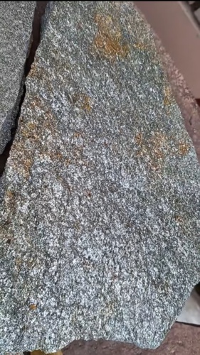 Плитняк златолит серебристый для цоколя, отмостки купить в Долгопрудном