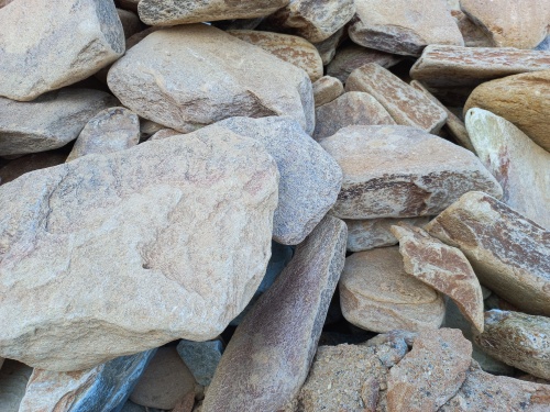 Златолит жёлтый, жёлто-зелёный глыбки и валуны для ланшафтного дизайна купить в Долгопрудном