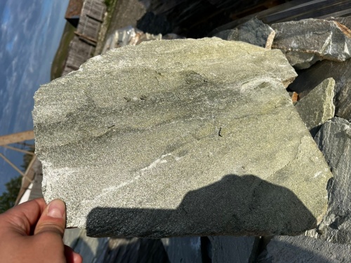 Плитняк златолит зелёный для цоколя, отмостки купить в Долгопрудном