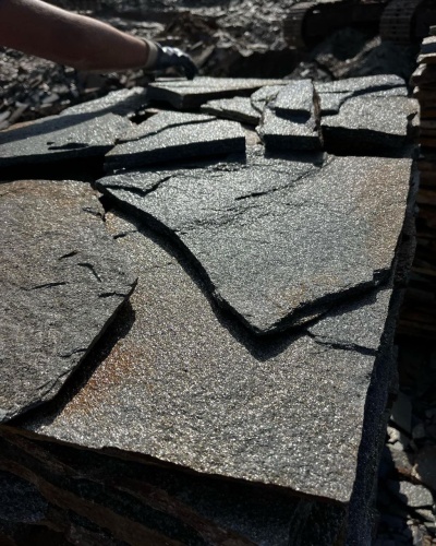 Плитняк златолит серебристый для фасада купить в Долгопрудном