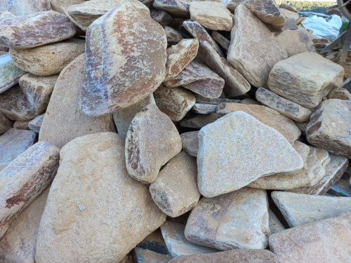 Златолит жёлтый, жёлто-зелёный глыбки и валуны для ланшафтного дизайна купить в Долгопрудном