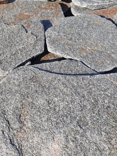 Златолит серебристый галтованный для лестниц купить в Долгопрудном