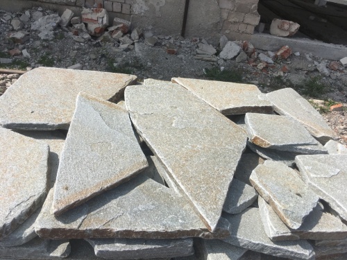 Златолит серебристый галтованный для лестниц купить в Долгопрудном