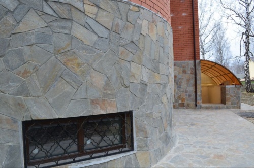 Плитняк златолит Уральский для цоколя, отмостки купить в Долгопрудном